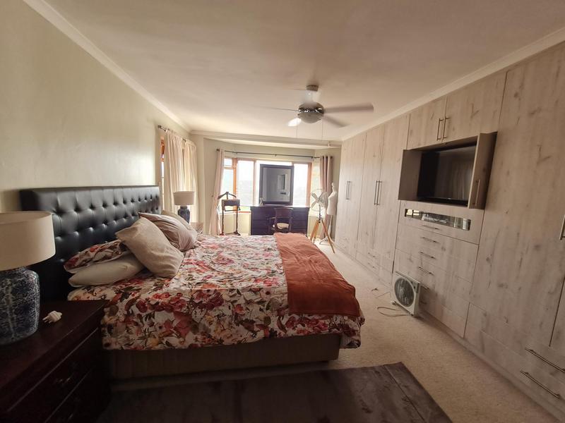 To Let 4 Bedroom Property for Rent in Rome Glen Western Cape